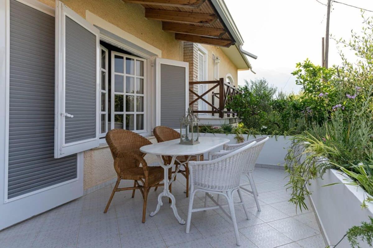 Serene Seaside Bliss - Lush & Secluded Garden Oasis Kalamata Luaran gambar